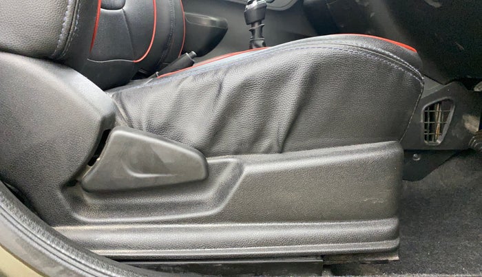 2021 Renault Kwid RXT 1.0 (O), Petrol, Manual, 21,852 km, Driver Side Adjustment Panel