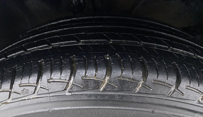 2018 Maruti Baleno DELTA PETROL 1.2, Petrol, Manual, 38,428 km, Right Front Tyre Tread