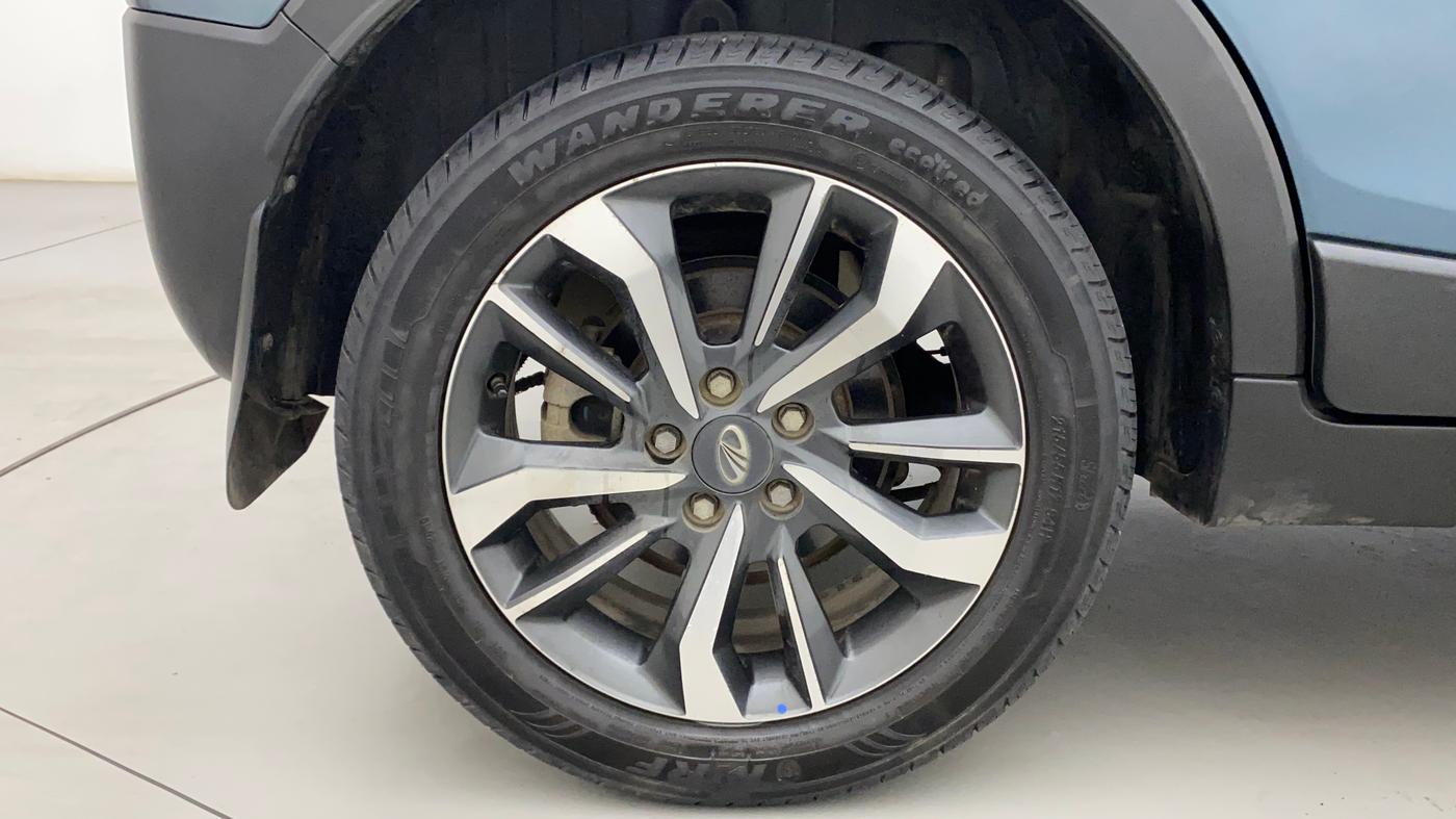 2019 Mahindra XUV300 W8 (O) 1.5 DIESEL, Diesel, Manual, 25,095 km, Right Rear Wheel