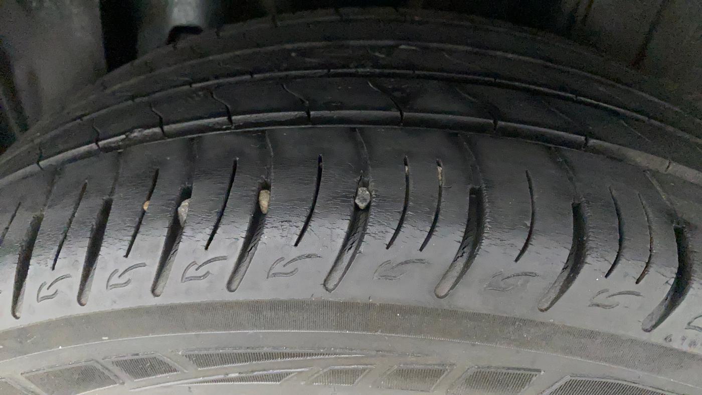 2019 Mahindra XUV300 W8 (O) 1.5 DIESEL, Diesel, Manual, 25,095 km, Left Rear Tyre Tread