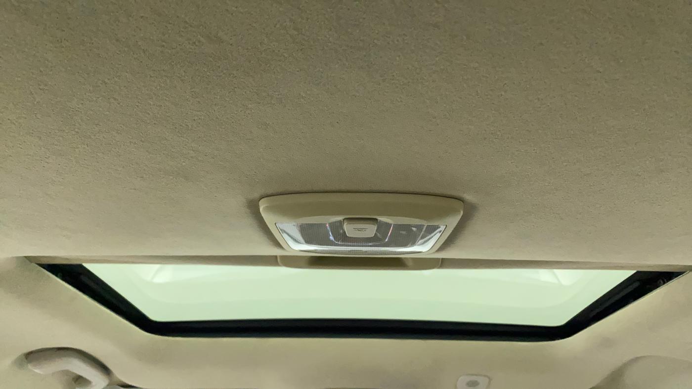 2019 Mahindra XUV300 W8 (O) 1.5 DIESEL, Diesel, Manual, 25,095 km, Moonroof/ Sunroof