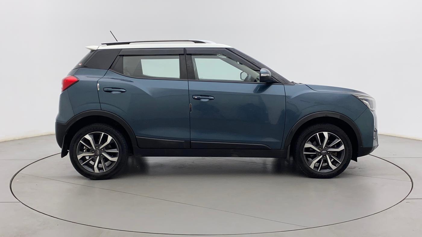 2019 Mahindra XUV300 W8 (O) 1.5 DIESEL, Diesel, Manual, 25,095 km, Right Side View