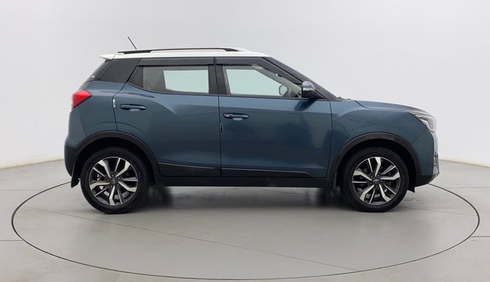 2019 Mahindra XUV300 W8 (O) 1.5 DIESEL, Diesel, Manual, 25,095 km, Right Side View