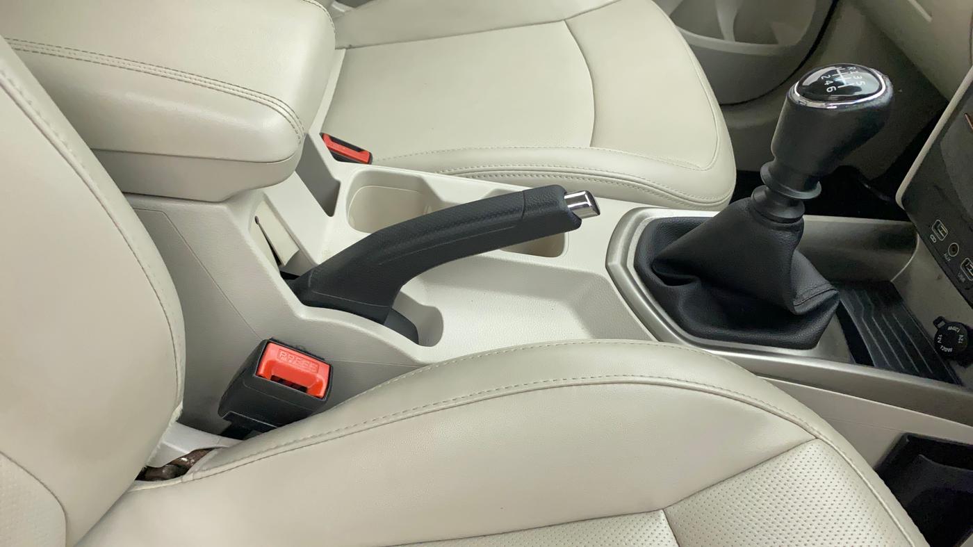 2019 Mahindra XUV300 W8 (O) 1.5 DIESEL, Diesel, Manual, 25,095 km, Gear Lever