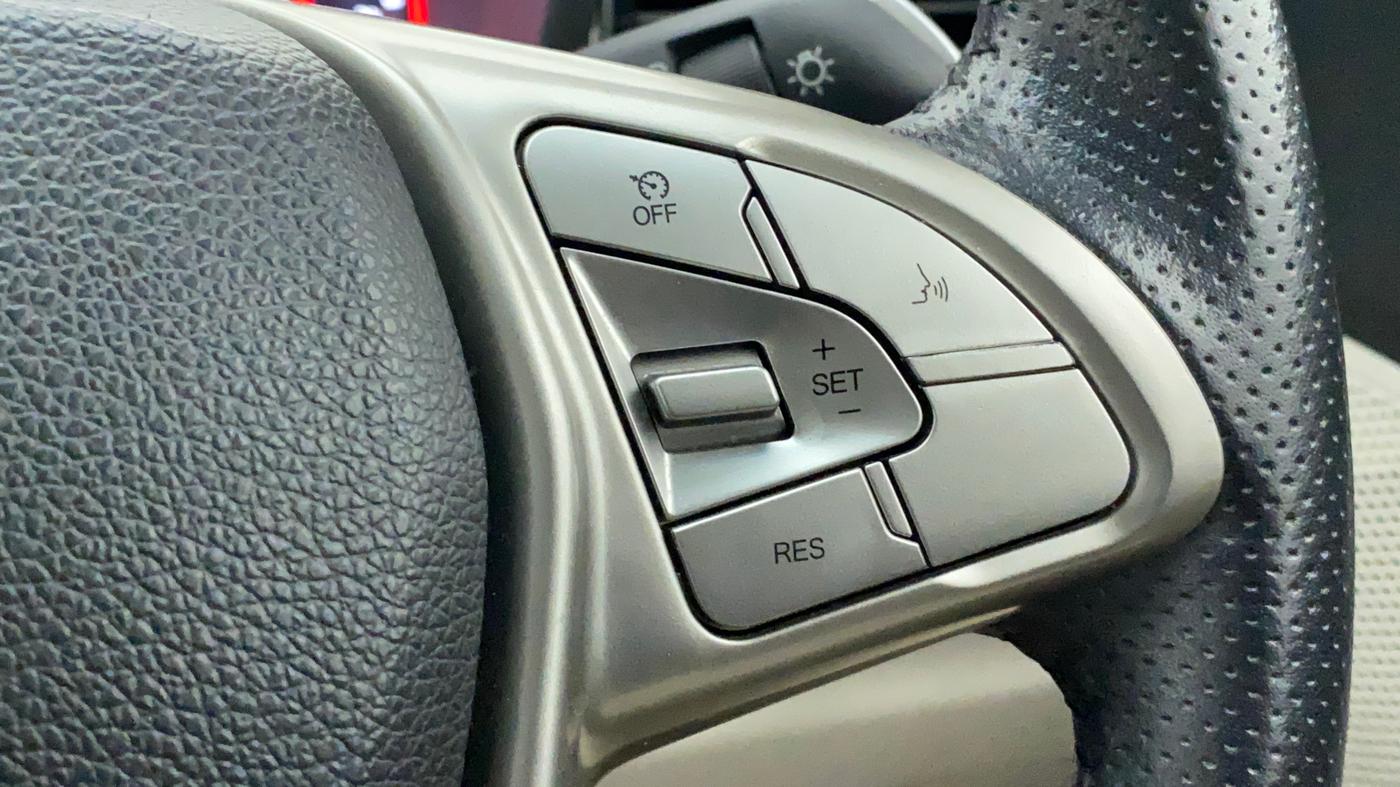 2019 Mahindra XUV300 W8 (O) 1.5 DIESEL, Diesel, Manual, 25,095 km, Adaptive Cruise Control