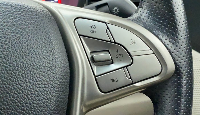 2019 Mahindra XUV300 W8 (O) 1.5 DIESEL, Diesel, Manual, 25,095 km, Adaptive Cruise Control