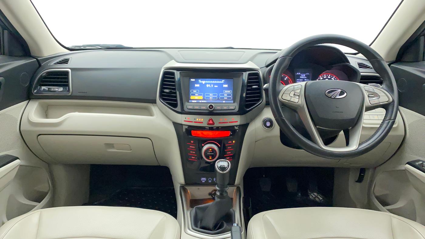 2019 Mahindra XUV300 W8 (O) 1.5 DIESEL, Diesel, Manual, 25,095 km, Dashboard