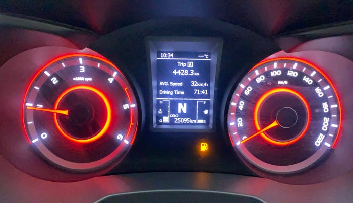 2019 Mahindra XUV300 W8 (O) 1.5 DIESEL, Diesel, Manual, 25,095 km, Odometer Image