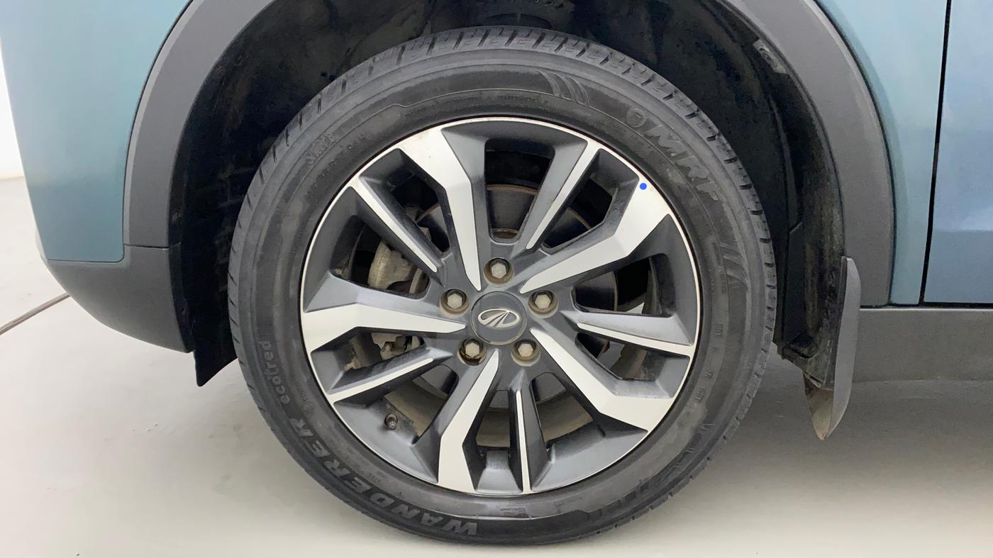 2019 Mahindra XUV300 W8 (O) 1.5 DIESEL, Diesel, Manual, 25,095 km, Left Front Wheel