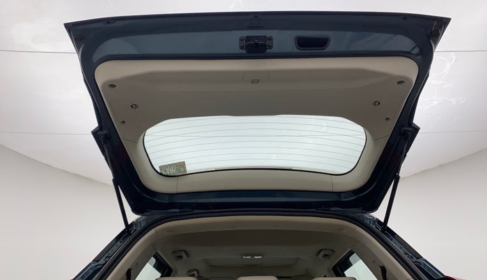 2019 Mahindra XUV300 W8 (O) 1.5 DIESEL, Diesel, Manual, 25,095 km, Boot Door Open