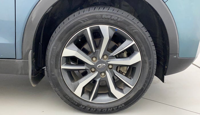 2019 Mahindra XUV300 W8 (O) 1.5 DIESEL, Diesel, Manual, 25,095 km, Right Front Wheel