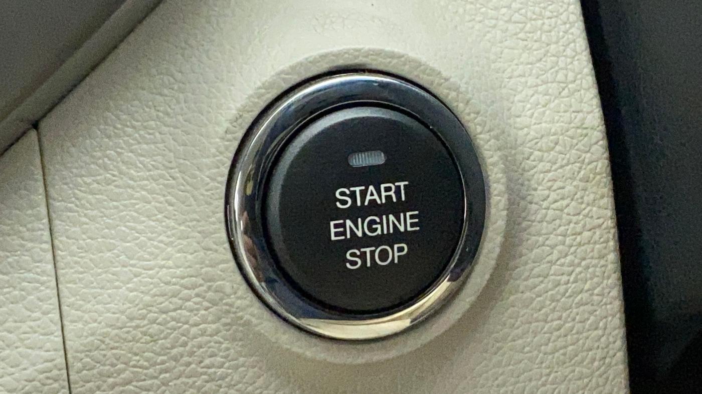 2019 Mahindra XUV300 W8 (O) 1.5 DIESEL, Diesel, Manual, 25,095 km, Keyless Start/ Stop Button