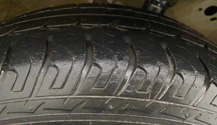 2013 Maruti Wagon R 1.0 VXI, Petrol, Manual, 26,924 km, Right Rear Tyre Tread