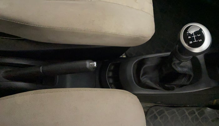 2013 Maruti Wagon R 1.0 VXI, Petrol, Manual, 26,924 km, Gear Lever