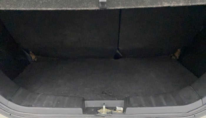 2013 Maruti Wagon R 1.0 VXI, Petrol, Manual, 26,924 km, Boot Inside