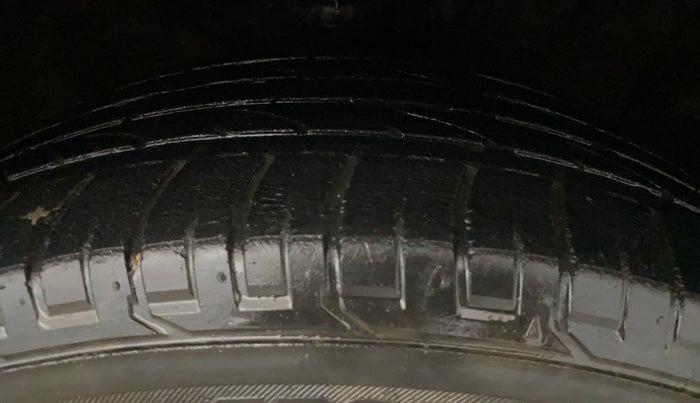 2017 Hyundai Creta SX PLUS AT 1.6 PETROL, Petrol, Automatic, 51,399 km, Right Front Tyre Tread