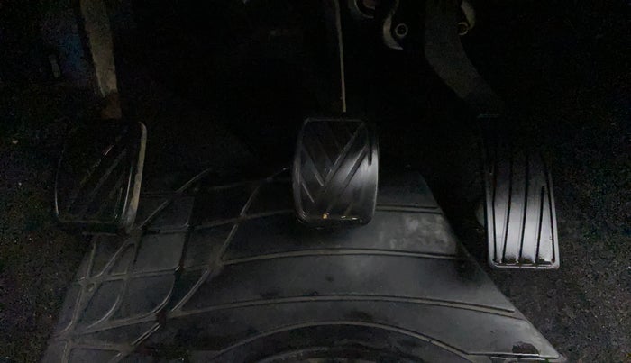 2011 Maruti Swift VXI, Petrol, Manual, 75,674 km, Pedals