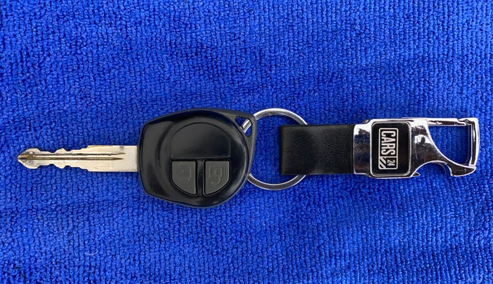 2011 Maruti Swift VXI, Petrol, Manual, 75,674 km, Key Close Up