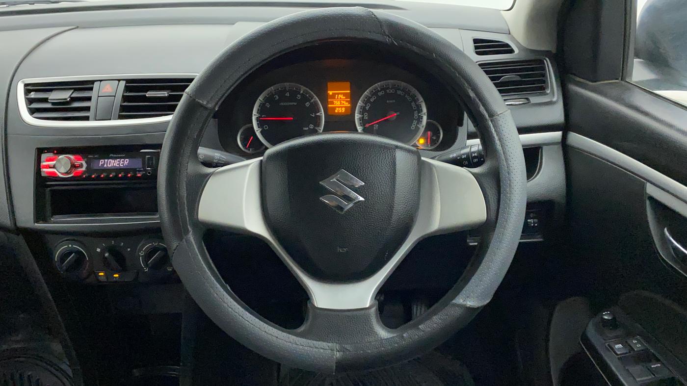 2011 Maruti Swift VXI, Petrol, Manual, 75,674 km, Steering Wheel Close Up