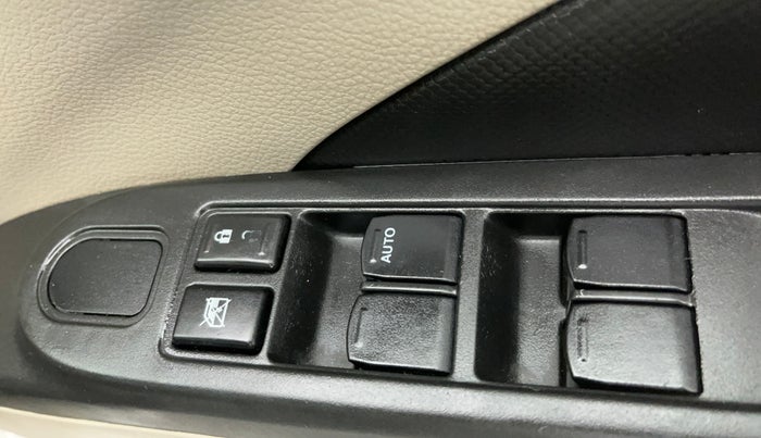 2016 Maruti Celerio VXI (O), Petrol, Manual, 20,833 km, Driver Side Door Panels Control