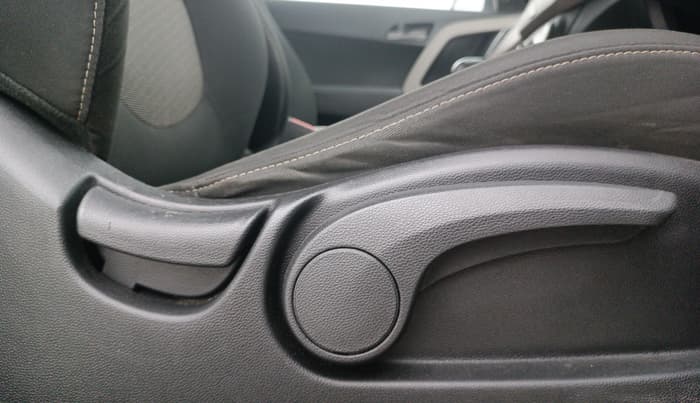 2017 Hyundai Creta SX PLUS AT 1.6 PETROL, Petrol, Automatic, 59,262 km, Driver Side Adjustment Panel