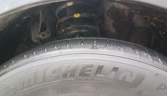 2017 Hyundai Creta SX PLUS AT 1.6 PETROL, Petrol, Automatic, 59,262 km, Right Front Tyre Tread