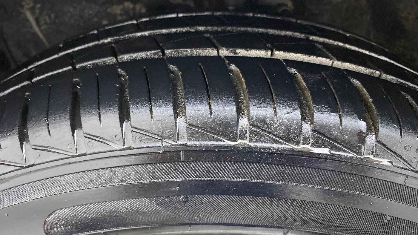 2014 Maruti Celerio VXI d, Petrol, Manual, 34,834 km, Left Front Tyre Tread