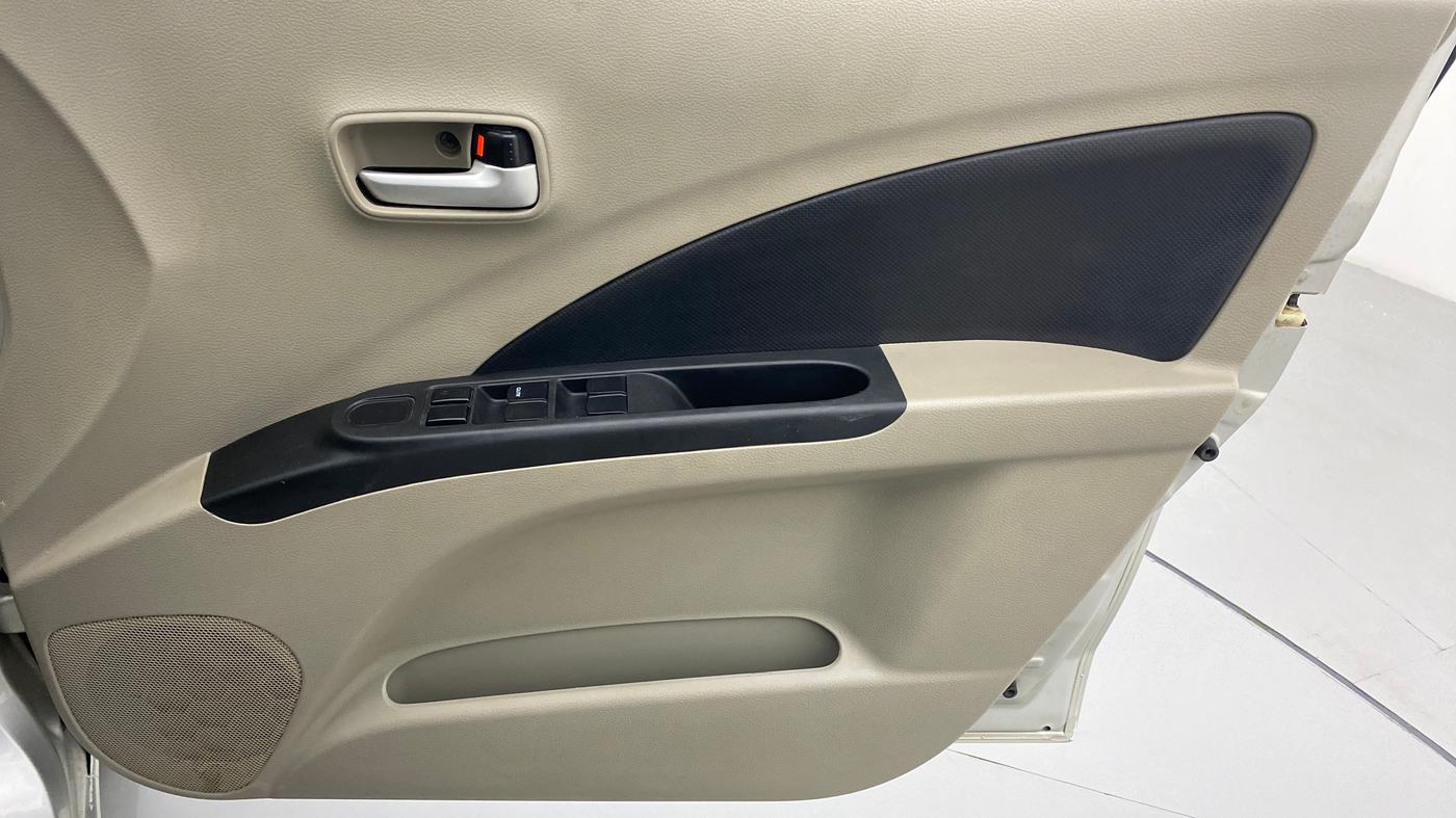 2014 Maruti Celerio VXI d, Petrol, Manual, 34,834 km, Driver Side Door Panels Control