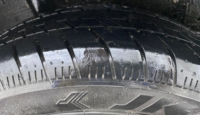 2014 Maruti Celerio VXI d, Petrol, Manual, 34,834 km, Right Rear Tyre Tread