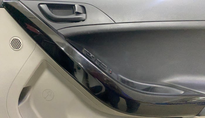 2019 Tata NEXON XMA DIESEL, Diesel, Automatic, 82,496 km, Driver Side Door Panels Control
