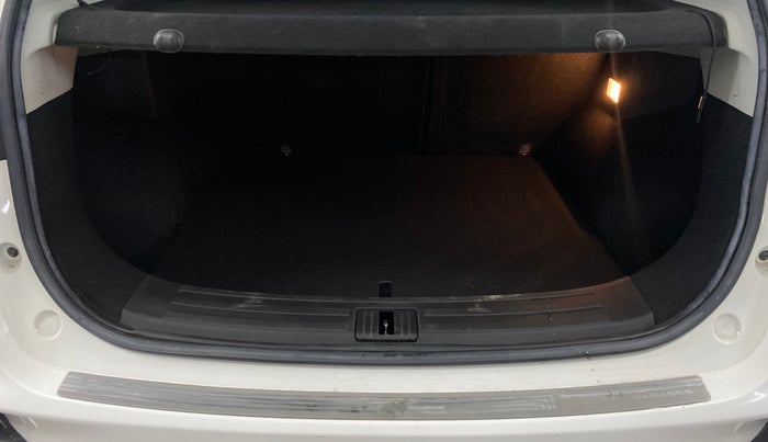 2022 MG ASTOR SHARP 1.5 MT, Petrol, Manual, 17,721 km, Boot Inside