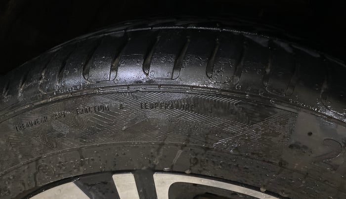 2022 MG ASTOR SHARP 1.5 MT, Petrol, Manual, 17,721 km, Right Front Tyre Tread