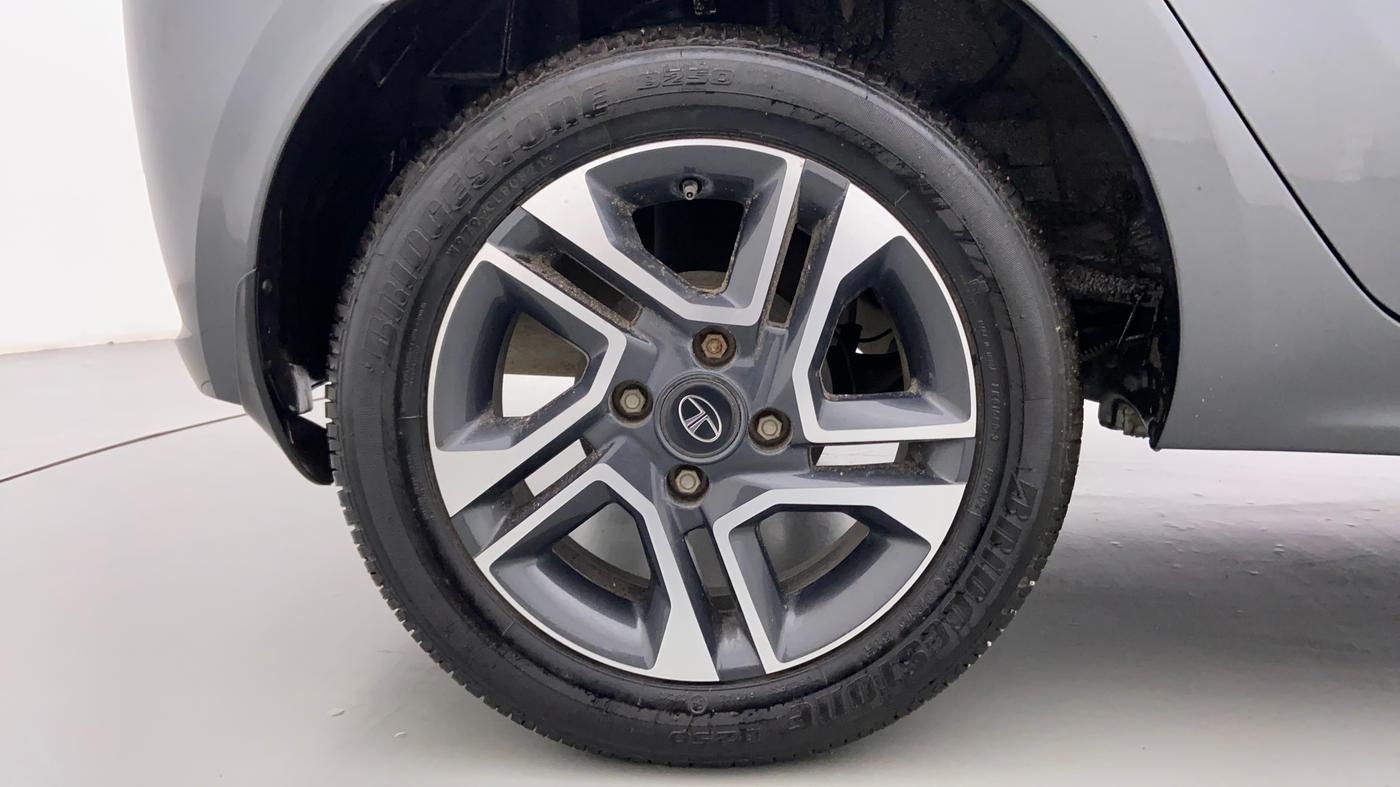 2021 Tata Tiago XZA+ 1.2 RTN, Petrol, Automatic, 1,269 km, Right Rear Wheel