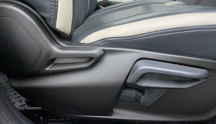 2021 Tata Tiago XZA+ 1.2 RTN, Petrol, Automatic, 1,269 km, Driver Side Adjustment Panel