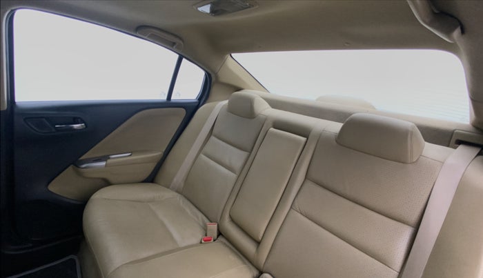 2015 Honda City VX MT DIESEL, Diesel, Manual, 1,00,403 km, Right Side Door Cabin View