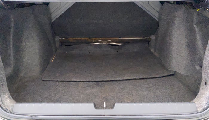 2015 Honda City VX MT DIESEL, Diesel, Manual, 1,00,403 km, Boot Inside View