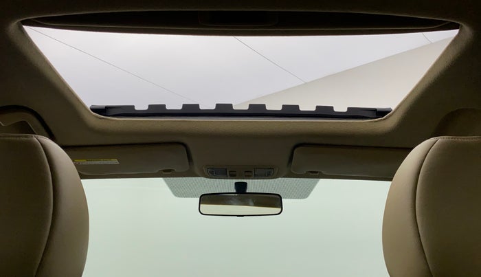 2015 Honda City VX MT DIESEL, Diesel, Manual, 1,00,403 km, Interior Sunroof