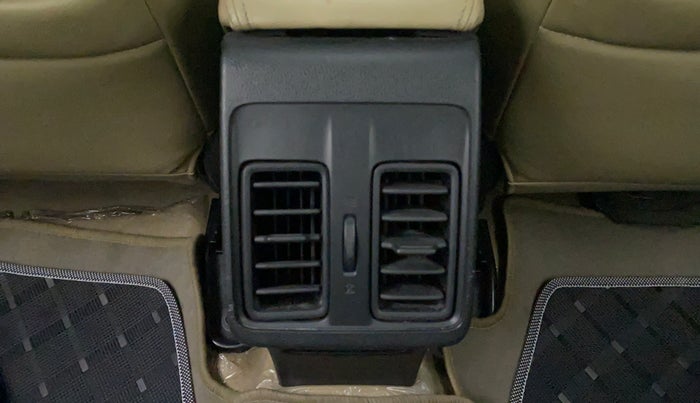 2015 Honda City VX MT DIESEL, Diesel, Manual, 1,00,403 km, Rear Ac