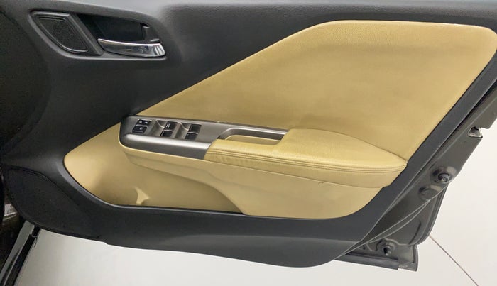 2015 Honda City VX MT DIESEL, Diesel, Manual, 1,00,403 km, Driver Side Door Panels Controls