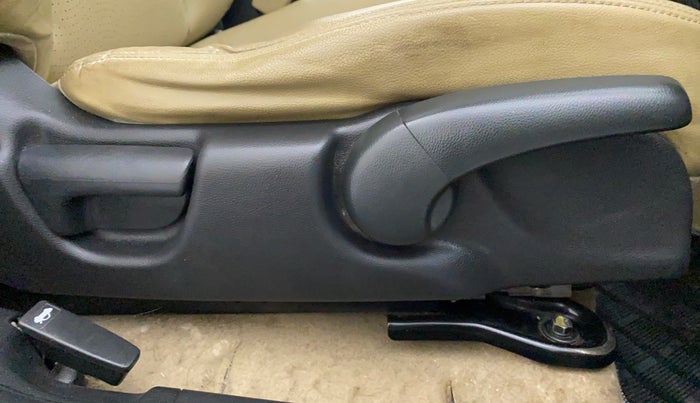 2015 Honda City VX MT DIESEL, Diesel, Manual, 1,00,403 km, Driver Side Adjustment Panel