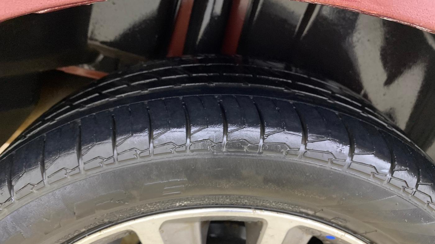 2020 Maruti Ciaz ALPHA  AT 1.5 SHVS PETROL, Petrol, Automatic, 89,989 km, Right Rear Tyre Tread
