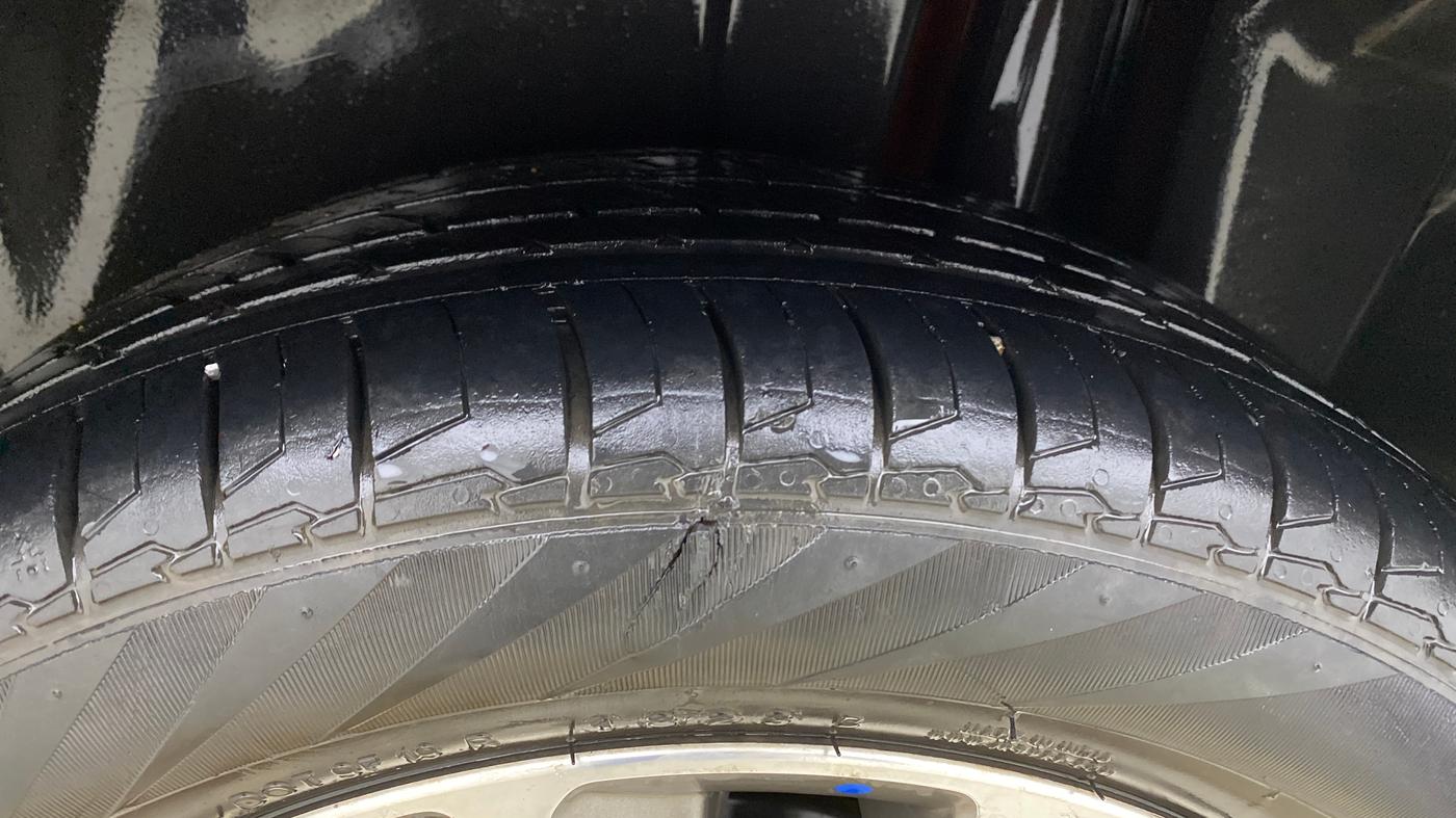 2020 Maruti Ciaz ALPHA  AT 1.5 SHVS PETROL, Petrol, Automatic, 89,989 km, Left Rear Tyre Tread