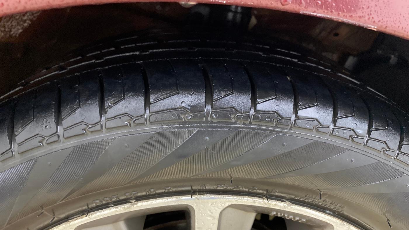 2020 Maruti Ciaz ALPHA  AT 1.5 SHVS PETROL, Petrol, Automatic, 89,989 km, Right Front Tyre Tread