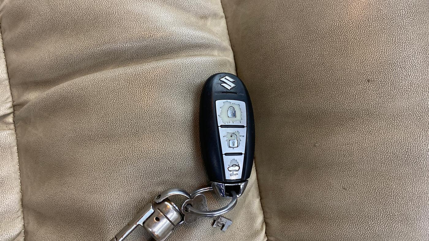 2020 Maruti Ciaz ALPHA  AT 1.5 SHVS PETROL, Petrol, Automatic, 89,989 km, Key Close Up