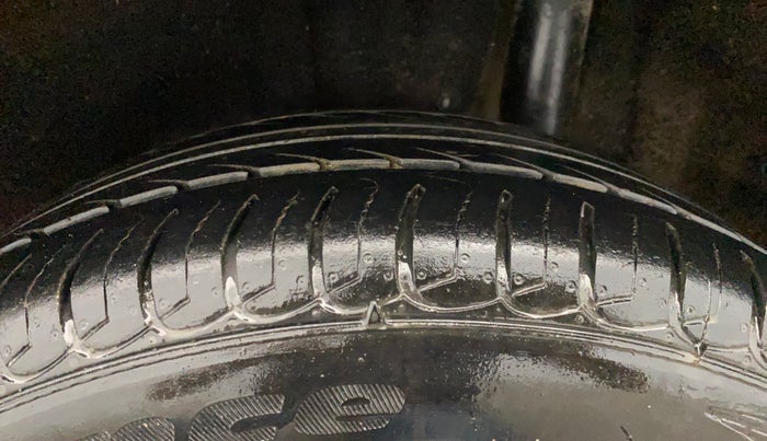 2018 Maruti Vitara Brezza VDI, Diesel, Manual, 79,856 km, Left Rear Tyre Tread