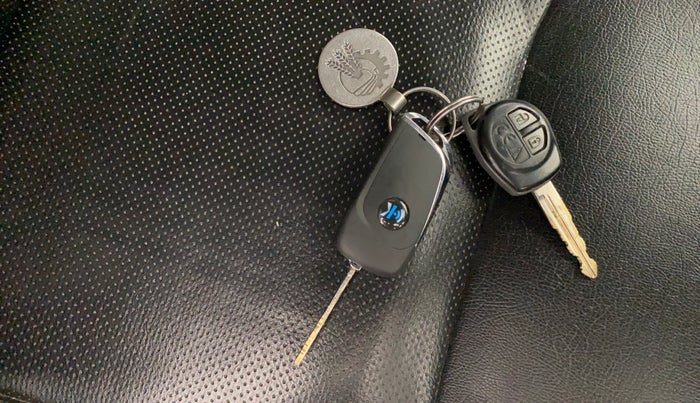 2018 Maruti Vitara Brezza VDI, Diesel, Manual, 79,856 km, Key Close Up