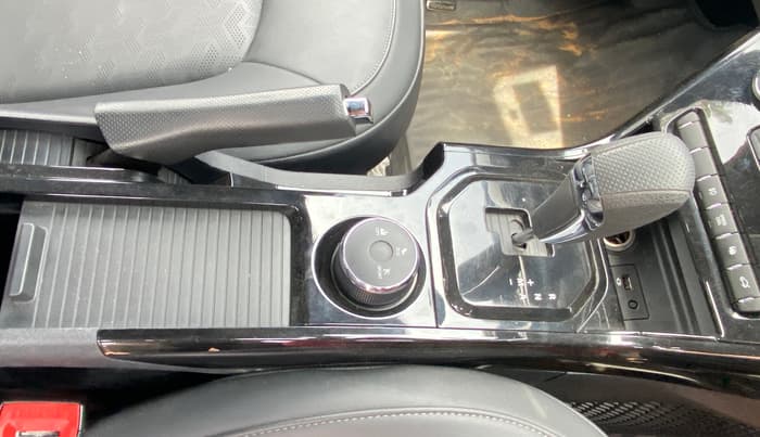 2021 Tata NEXON XZA PLUS (O) PETROL DARK EDITION, Petrol, Automatic, 36,153 km, Gear Lever