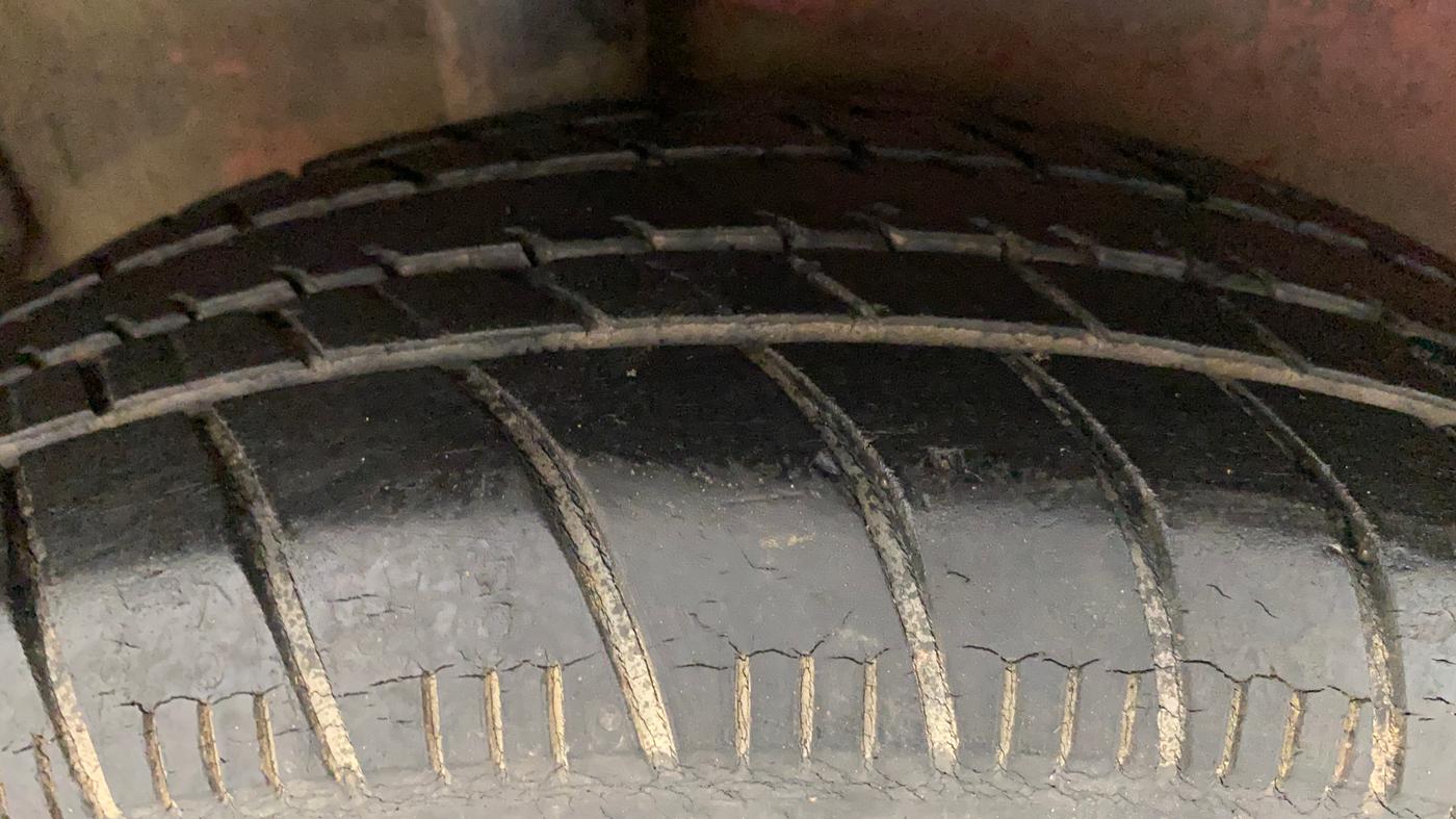 2015 Maruti Celerio VXI AMT, Petrol, Automatic, 48,766 km, Right Rear Tyre Tread
