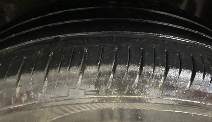 2018 Jeep Compass SPORT 1.4 PETROL, Petrol, Manual, 76,149 km, Left Front Tyre Tread