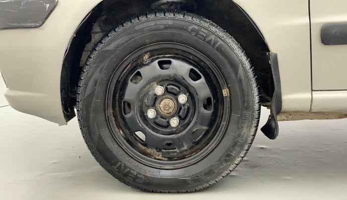 2011 Hyundai Santro Xing GLS, Petrol, Manual, 50,201 km, Left Front Wheel